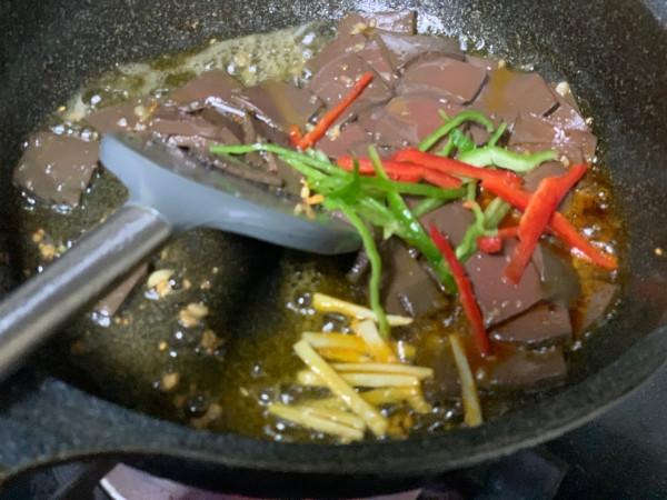 家常美食“補鐵”首選:冒鴨血,口感軟嫩入口即化,麻辣適中 家常美食“補鐵”首選:冒鴨血,口感軟嫩入口即化,麻辣適中