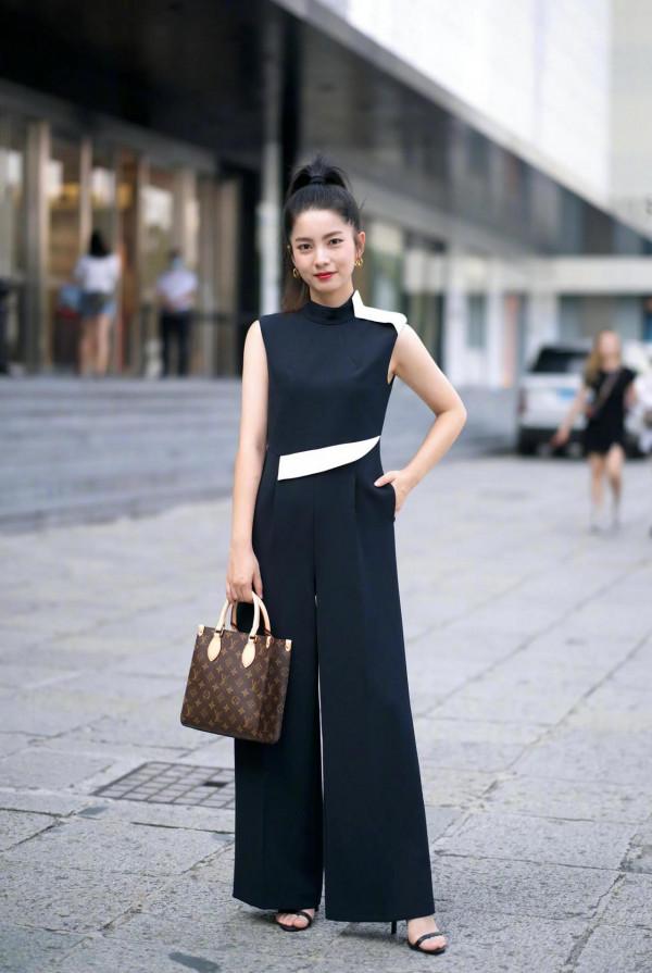 看街拍 識包包:8組LV包包款式 你認識幾款? 看街拍 識包包:8組LV包包款式 你認識幾款?