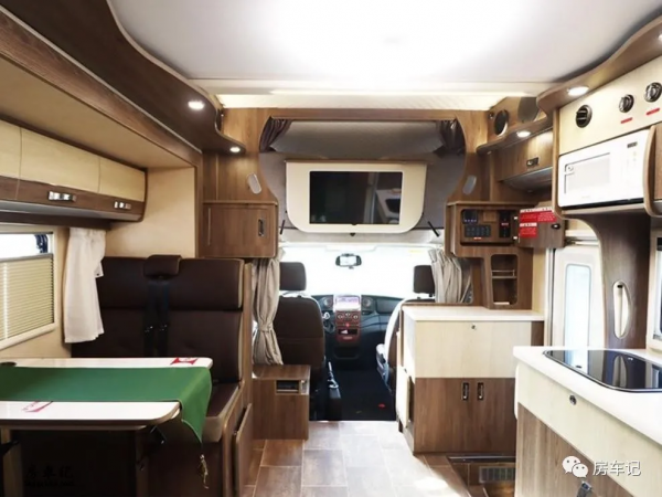 售價141萬的頂級房車!可能是最好的C型房車!戴德E途來了 售價141萬的頂級房車!可能是最好的C型房車!戴德E途來了