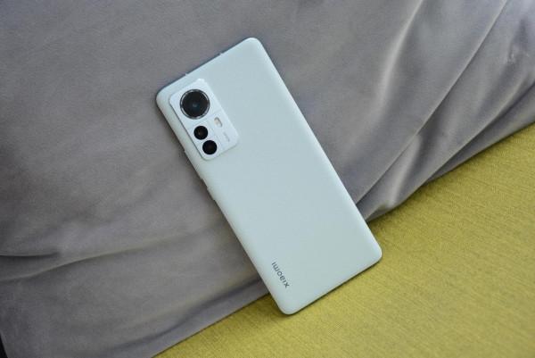 小米12系列新手機提前拿到，上手拍照體驗真不賴