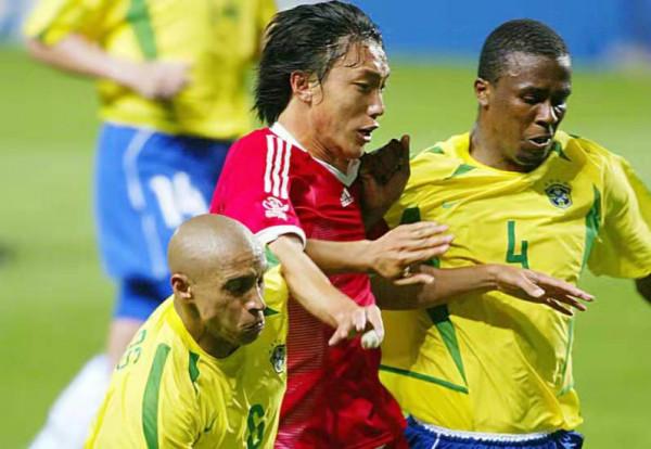 世青賽一戰成名，21歲征戰世界盃，超白金一代之“追風少年”曲波