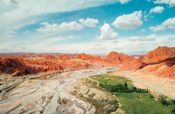 中國最豪華的旅遊火車專列開通了，沿途風景每一幀都是世界級大片