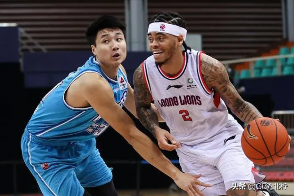 CBA三訊息:廣州新援水土不服,曾凡博首秀遇獨狼,李京龍砍19分 CBA三訊息:廣州新援水土不服,曾凡博首秀遇獨狼,李京龍砍19分