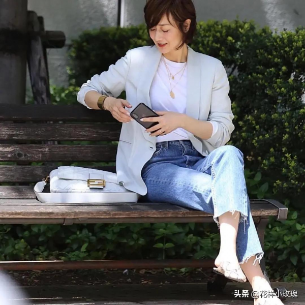 五六十歲不想有“大媽感”？看52歲的福岡佳子，優雅又減齡