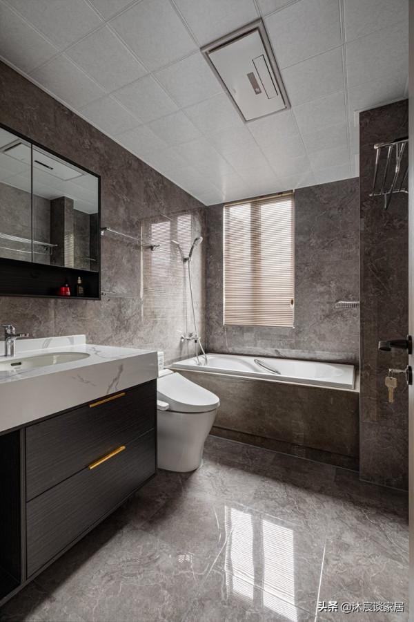 若再裝修,我就選現代輕奢風,灰色瓷磚通鋪在室內,真是高階大氣 若再裝修,我就選現代輕奢風,灰色瓷磚通鋪在室內,真是高階大氣