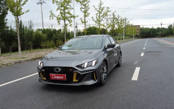 廣汽傳祺影豹體驗!這臺車還是適合年輕人買菜,廠家不要宣傳過了 廣汽傳祺影豹體驗!這臺車還是適合年輕人買菜,廠家不要宣傳過了