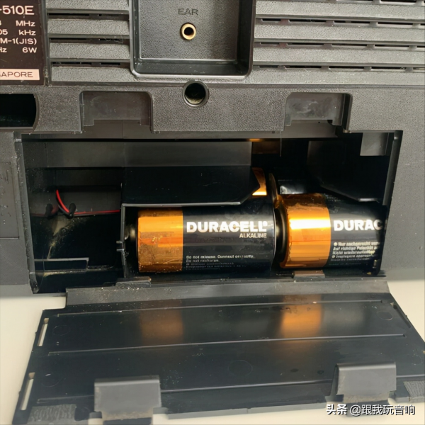 日立HITACHI TRK-510E 收錄機音響 2波段行動式收音機 日立HITACHI TRK-510E 收錄機音響 2波段行動式收音機