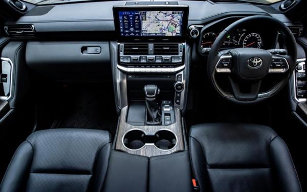 盤點9月亮相的5款重磅新車實車，思域迴歸家用，全新陸巡越改越醜