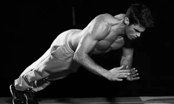 有肌肉才夠男人，徒手健身24式