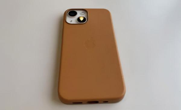 蘋果 iPhone 13 mini 專用皮革保護殼使用感受：價格合理