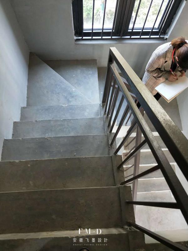 4套案例證明,還是傳統的現澆樓梯耐看,鋪石材嵌燈帶提高了檔次 4套案例證明,還是傳統的現澆樓梯耐看,鋪石材嵌燈帶提高了檔次