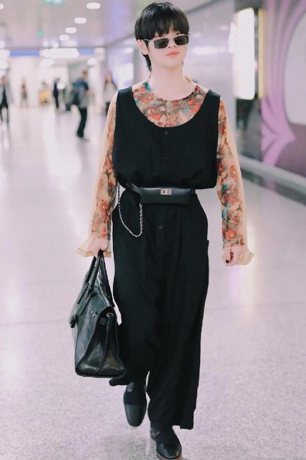 內娛“姨味”男星大PK，誰成了中年婦女，誰成了隔壁大姨？