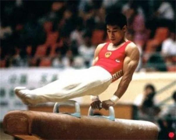 &OpenCurlyDoubleQuote;體操王子&rdquo;李寧身價百億，58歲頭髮脫落，59歲妻子仍風韻猶存