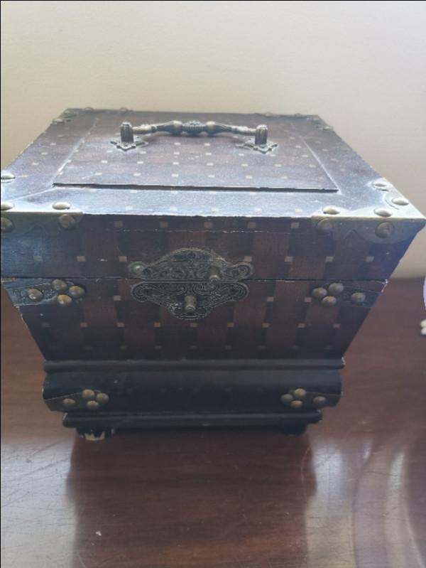 關於二手店和一副麻將 關於二手店和一副麻將