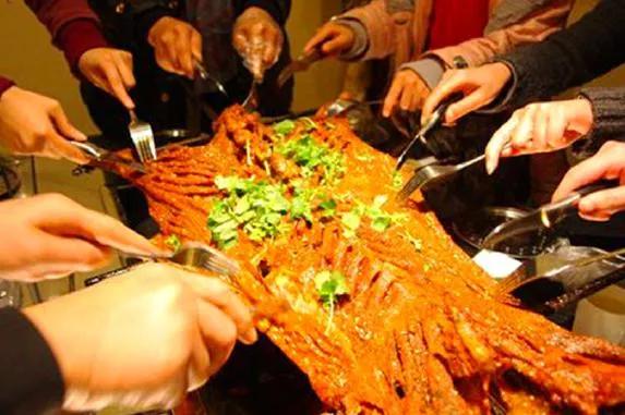 內蒙古排名最靠前六大風味美食，看一眼就口水直流，直呼人間美味