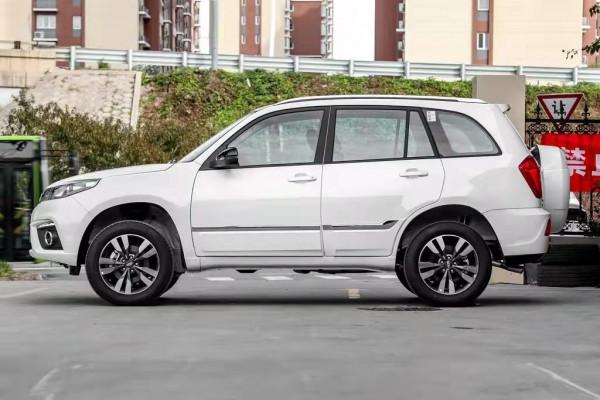 奇瑞瑞虎3：小型SUV，搭載1.5L+5MT，油耗經濟，適合家用
