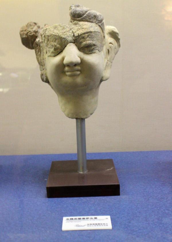 在朝陽北塔博物館展出的從天宮、地宮及附近出土的部分文物