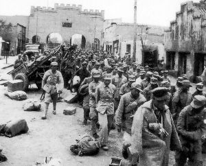 連長抱怨不得休息，陳賡假扮記者笑言：誰要休息，保準後悔一輩子