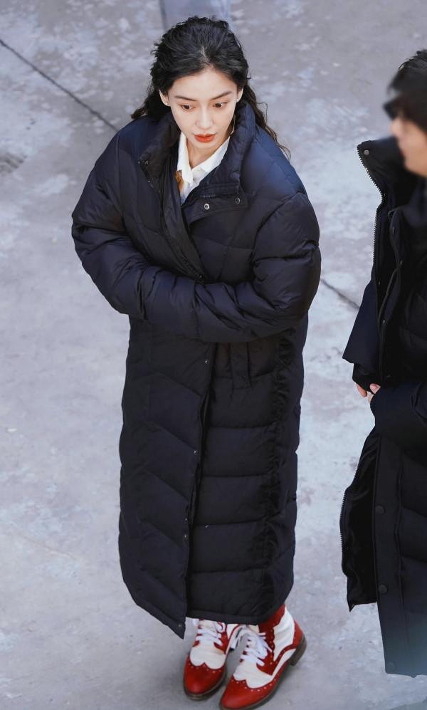 猜你沒看過楊穎的“俯拍圖”，一下暴露了顏值死角，歲月壓力太大