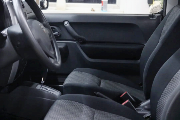 怪獸修車：翻新一輛二手的鈴木-吉姆尼，精心施工，再現完美