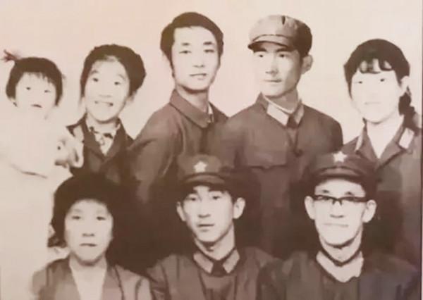 越戰中兩個兒子相繼犧牲，作為司令員的父親又把女婿送上戰場