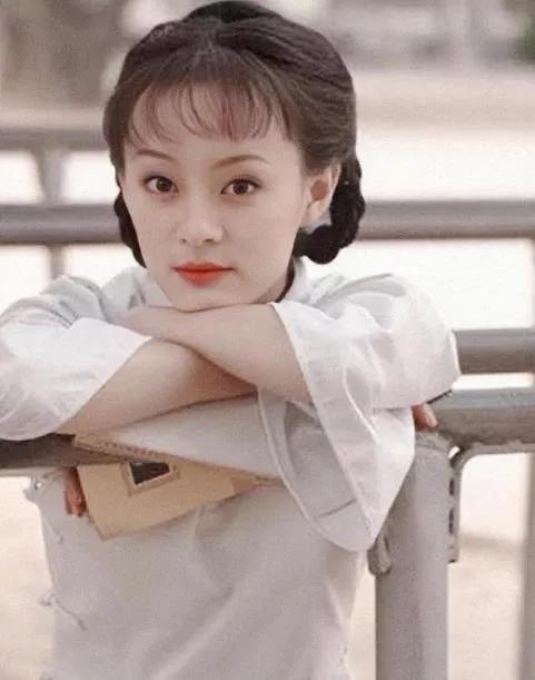 孫儷美照一冊，欣賞