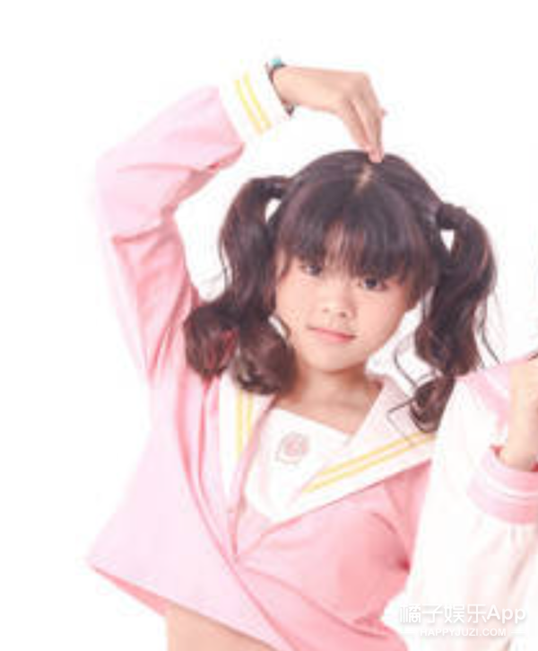 這就是歐美妝魔法嗎?從平平無奇到slay全場,王菊華莎就是鐵證 這就是歐美妝魔法嗎?從平平無奇到slay全場,王菊華莎就是鐵證