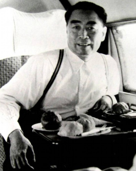 周恩來年僅26歲，也沒工作經驗，為何就能擔任黃埔軍校政治部主任