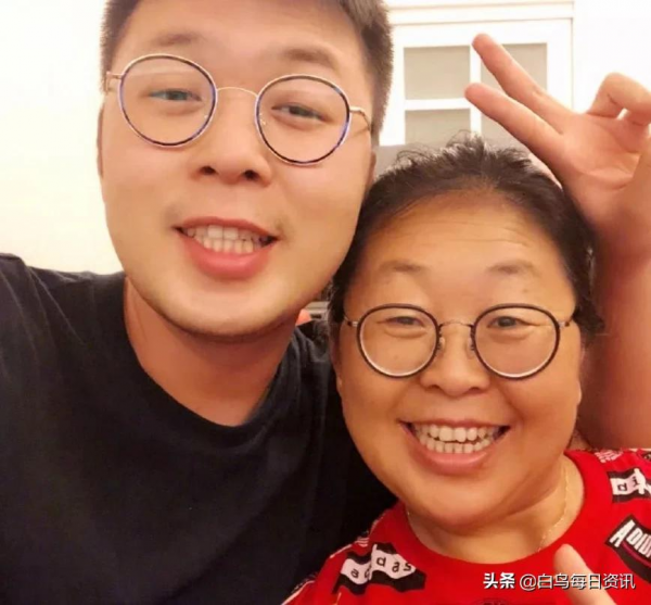 有種基因叫“孩像媽”黃子韜和王祖藍不算啥，看完張傑媽媽我服了