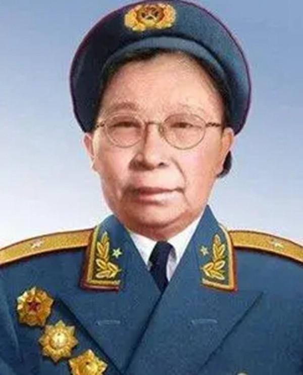 胡斐佩:出生於美國,畢業於復旦,19歲參軍,58歲成為解放軍少將 胡斐佩:出生於美國,畢業於復旦,19歲參軍,58歲成為解放軍少將