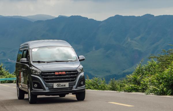 華晨鑫源金海獅試駕：軸距超3米的9座MPV 乘坐載貨兩不誤