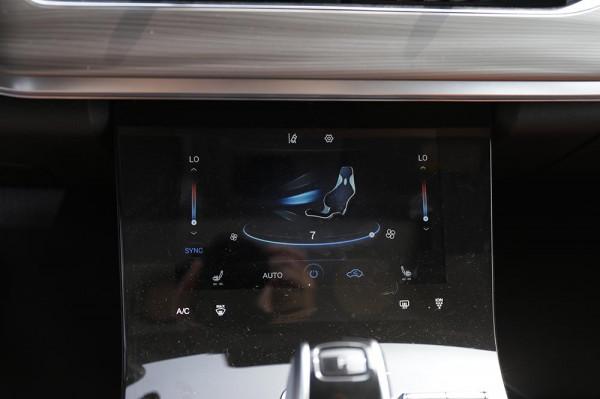 試駕瑞虎8鯤鵬版:動力感受足夠讓人驚喜 細節設計也沒落下 試駕瑞虎8鯤鵬版:動力感受足夠讓人驚喜 細節設計也沒落下