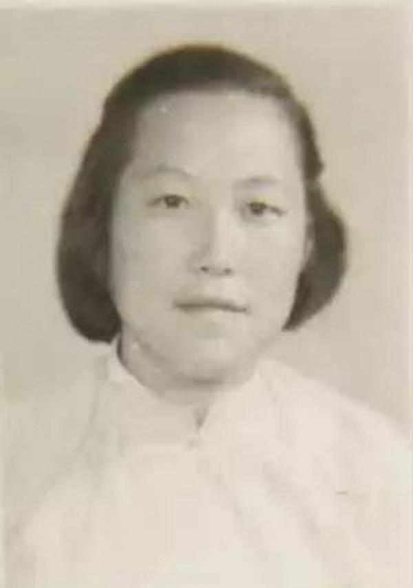 “落花生”的女兒:名牌大學畢業,卻嫁給不識字的農民,一生無悔 “落花生”的女兒:名牌大學畢業,卻嫁給不識字的農民,一生無悔