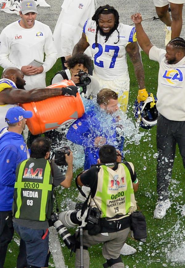 橄欖球——超級碗：洛杉磯公羊隊奪冠