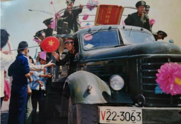 1984年廖錫龍一戰成名,鄧小平拍板:應該重點培養,先讓他當軍長 1984年廖錫龍一戰成名,鄧小平拍板:應該重點培養,先讓他當軍長