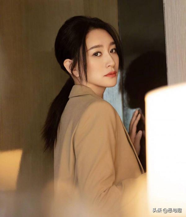 從“老闆娘”轉身成“一姐”，李小冉新劇即將開播，你們期待嗎？