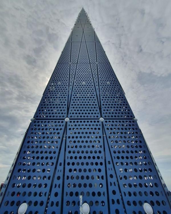 吉隆坡PNB118大廈——憑藉160米高的桅杆，重新整理世界第二高樓高度