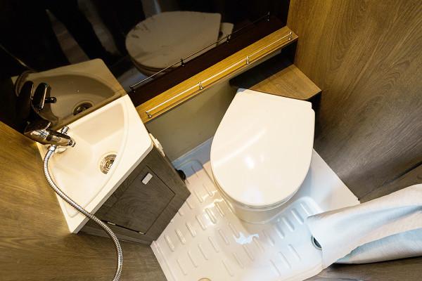 大廠實力!宇通“雍和”系列房車釋出,國內首款基於三類底盤開發 大廠實力!宇通“雍和”系列房車釋出,國內首款基於三類底盤開發