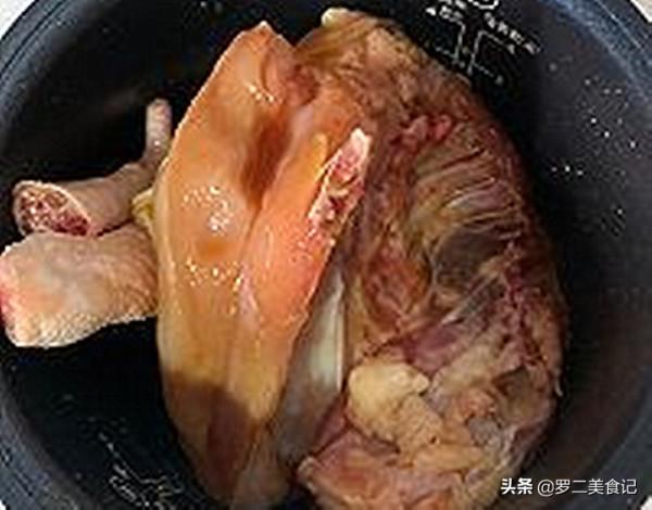 廣東的鹽焗雞太香了，電飯煲就能做，一個星期做一次，吃著太香了