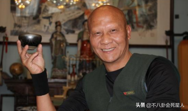 年輕時長相兇惡,老了變和善的8位男星,58歲張耀揚一頭白髮 年輕時長相兇惡,老了變和善的8位男星,58歲張耀揚一頭白髮