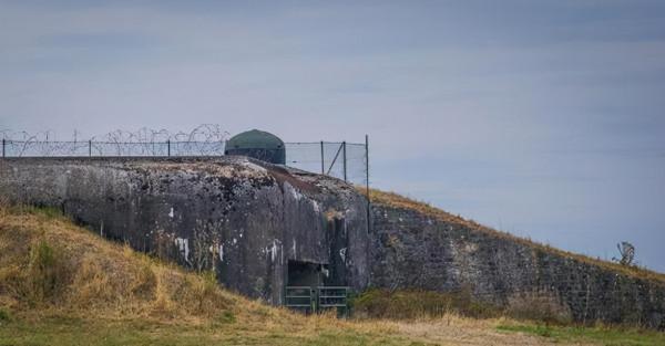 二戰為何盟軍登陸時，不使用鋼板推進以減少傷亡？美軍：早想到了