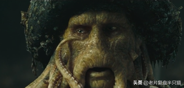 用&OpenCurlyDoubleQuote;人物傳記&rdquo;的方式開啟《加勒比海盜》，電影終於看明白了