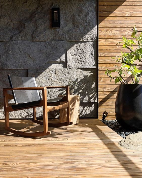 但凡裝修選對牆面材料，很易打造室內高階感，尤其這3種值得參考