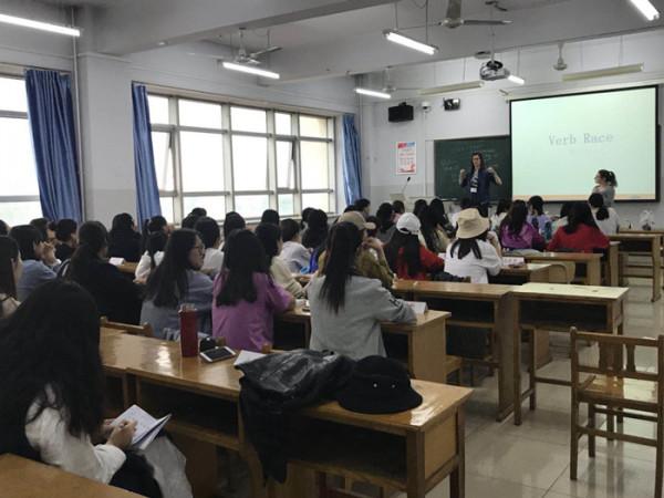 江蘇高考狀元白湘菱:被清華北大拒絕,卻能拿百萬獎學金入學港大 江蘇高考狀元白湘菱:被清華北大拒絕,卻能拿百萬獎學金入學港大