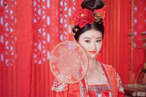 掀蓋頭已過時，看這8對以卻扇禮成婚的熒幕cp，每個故事都不簡單