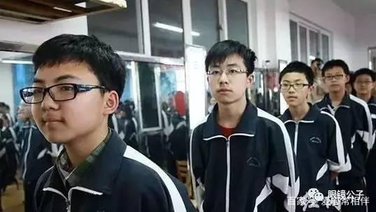 真正影響孩子視力的原因,不是電子產品,而是容易被忽視的三件事 真正影響孩子視力的原因,不是電子產品,而是容易被忽視的三件事