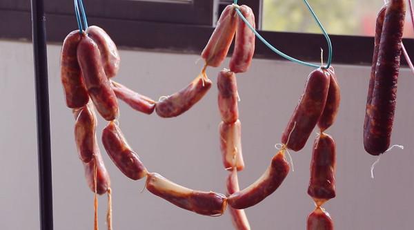 冬季，碰到這排骨香腸，我必囤50斤，隨吃隨取，別不懂吃