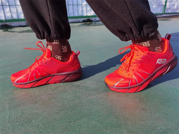 體驗跑步的樂趣-R2雲跑緩減震馬拉松長跑網面運動鞋 體驗跑步的樂趣-R2雲跑緩減震馬拉松長跑網面運動鞋