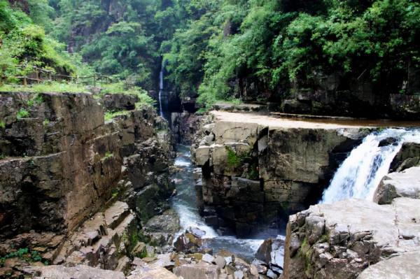 廣東大峽谷:天坑地縫!大自然的鬼斧神工 廣東大峽谷:天坑地縫!大自然的鬼斧神工