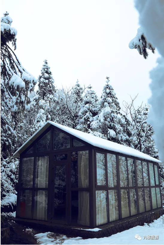 2022年摩圍山的第一場雪